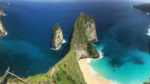 Nusa Penida: Destinasi Wisata Budaya yang Memadukan Keindahan Alam dan Tradisi